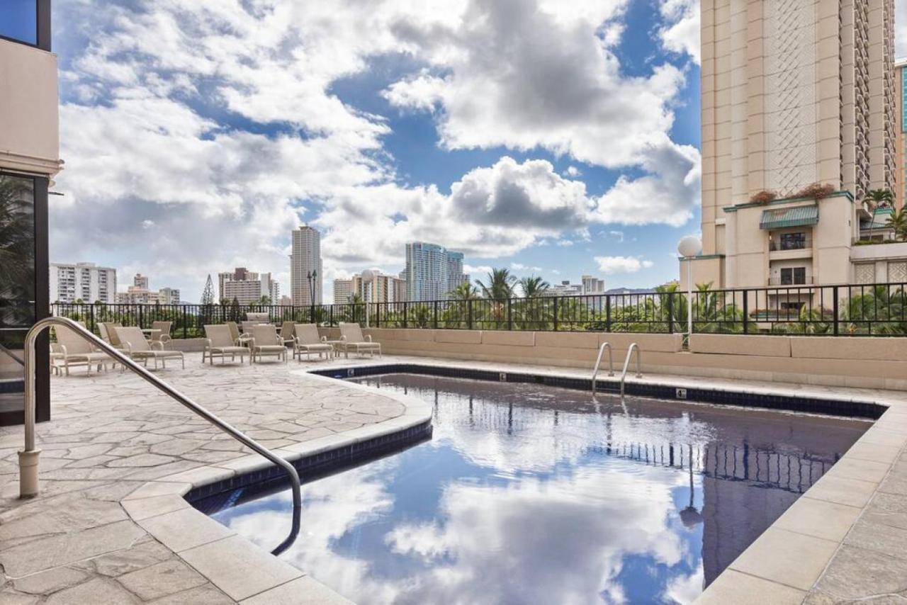 Incredible Location Free Parking In Waikiki Villa Honolulu Exteriör bild