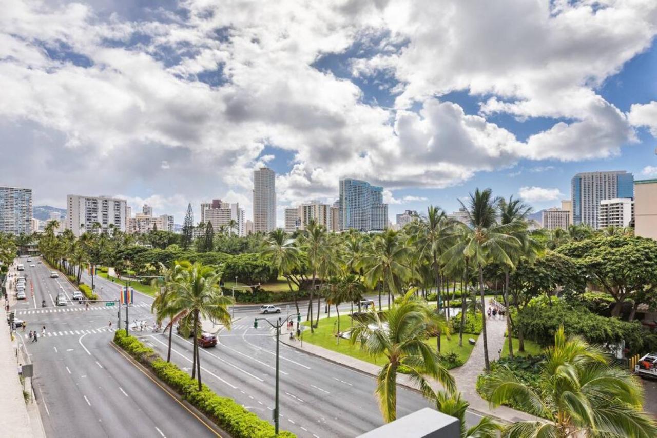 Incredible Location Free Parking In Waikiki Villa Honolulu Exteriör bild