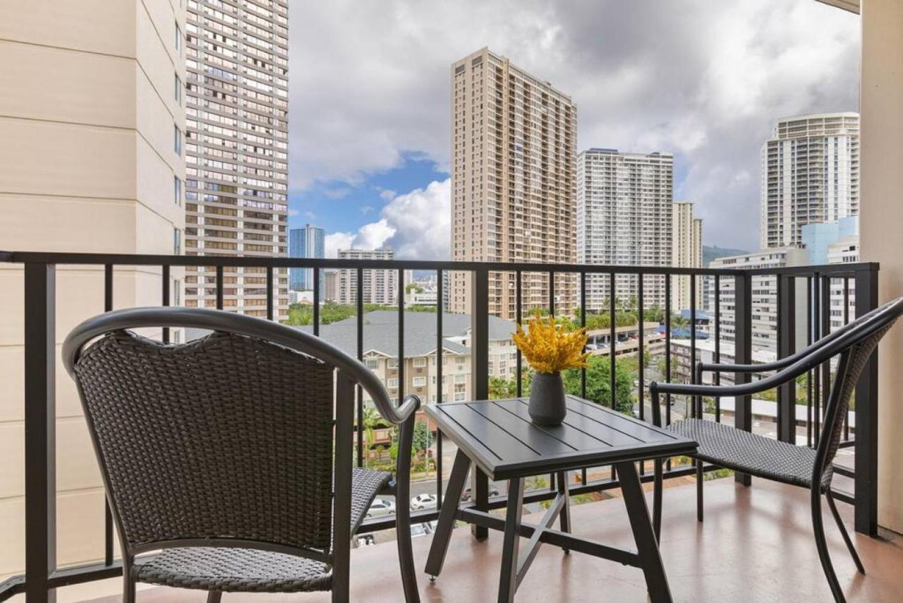 Incredible Location Free Parking In Waikiki Villa Honolulu Exteriör bild